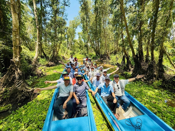 Tour An Giang từ Cần Thơ - Miếu Bà Chúa Xứ - Rừng Tràm Trà Sư - Cánh Đồng Tà Pạ 1 ngày  | Khởi hành hằng ngày