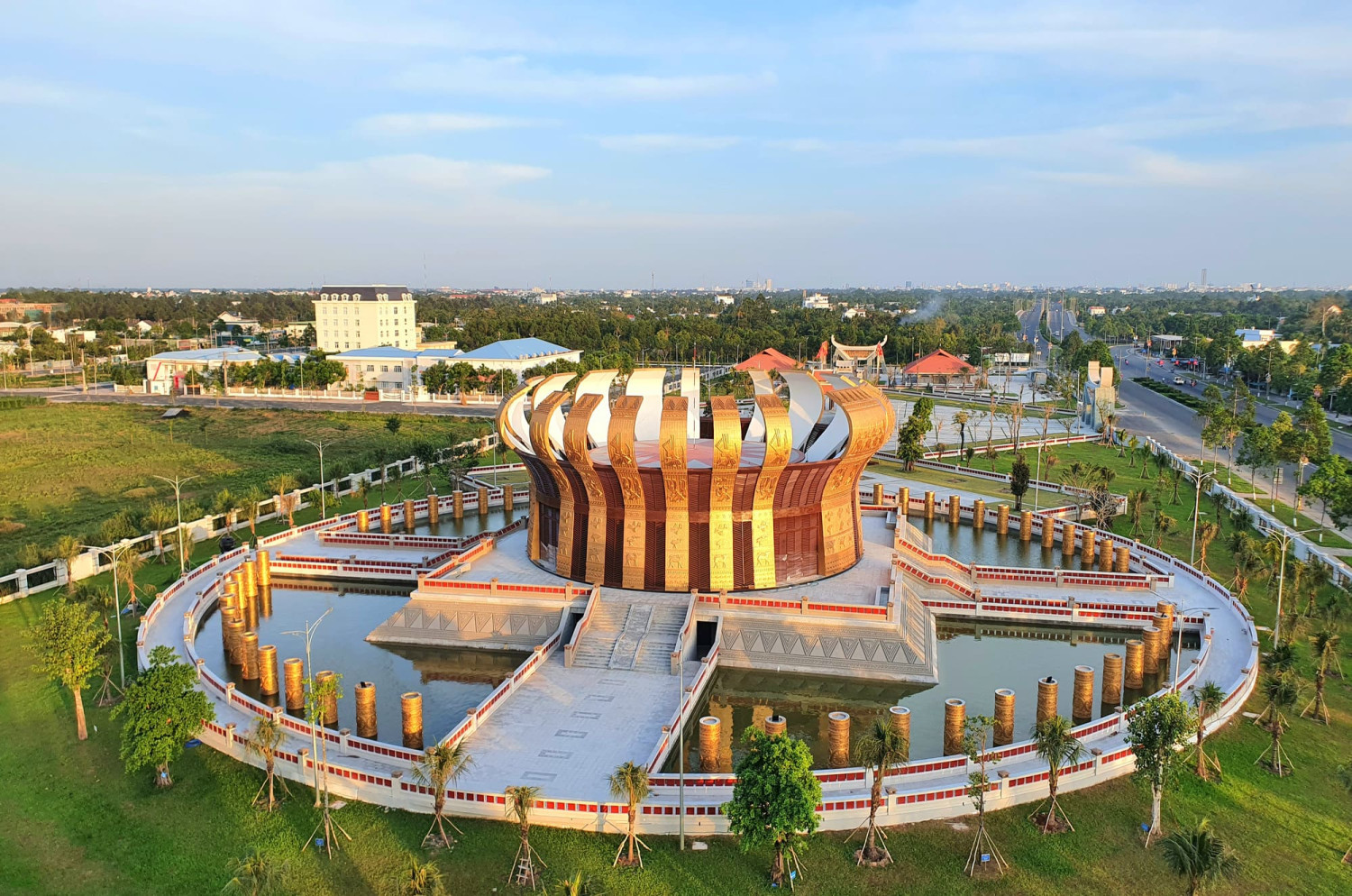 đến hùng