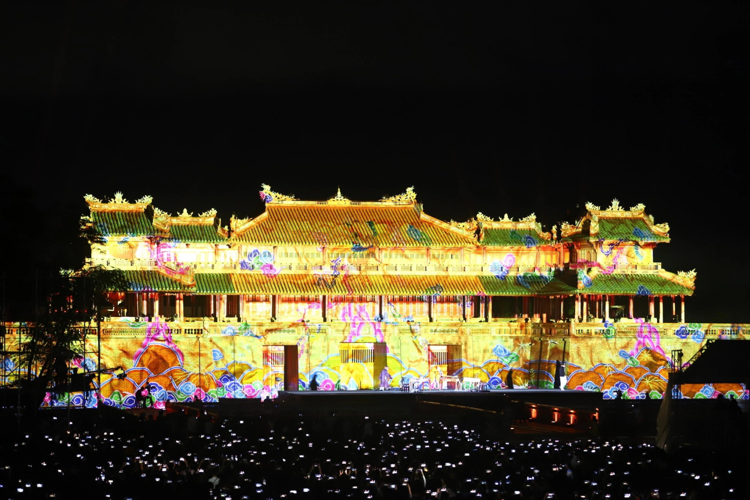 Đêm rằm Hoàng cung