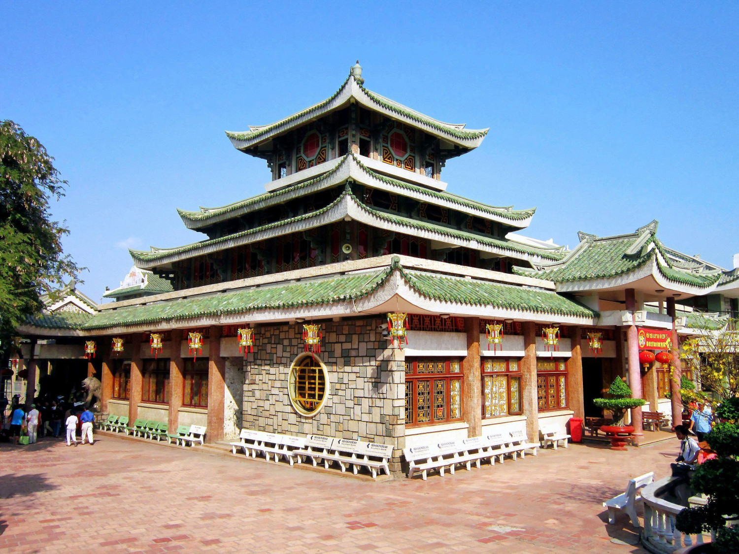 Miếu Bà Chúa Xứ Núi Sam 