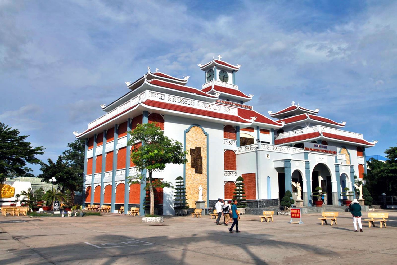 Nhà Thờ Tắc Sậy