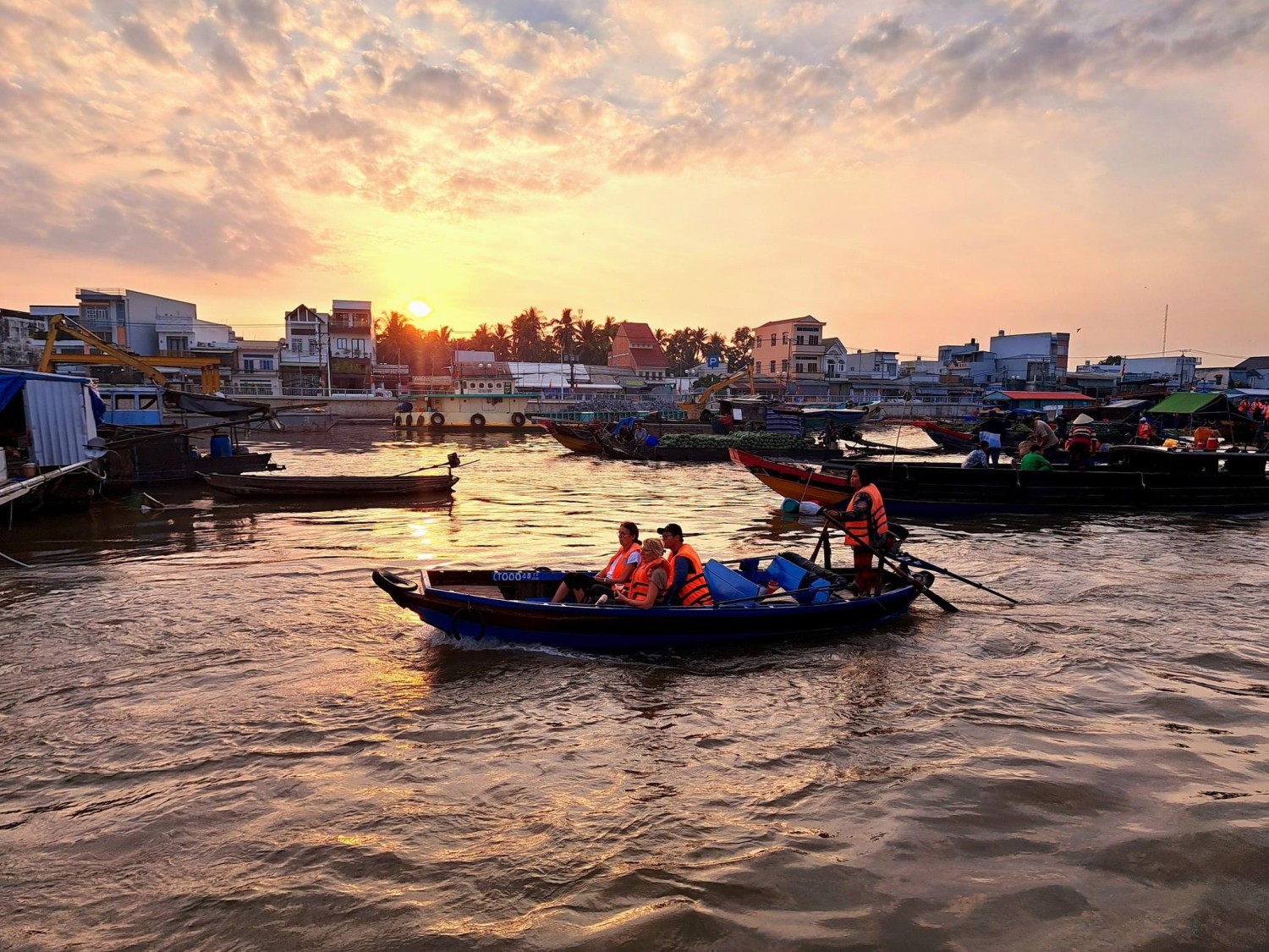 Chợ nổi cái răng