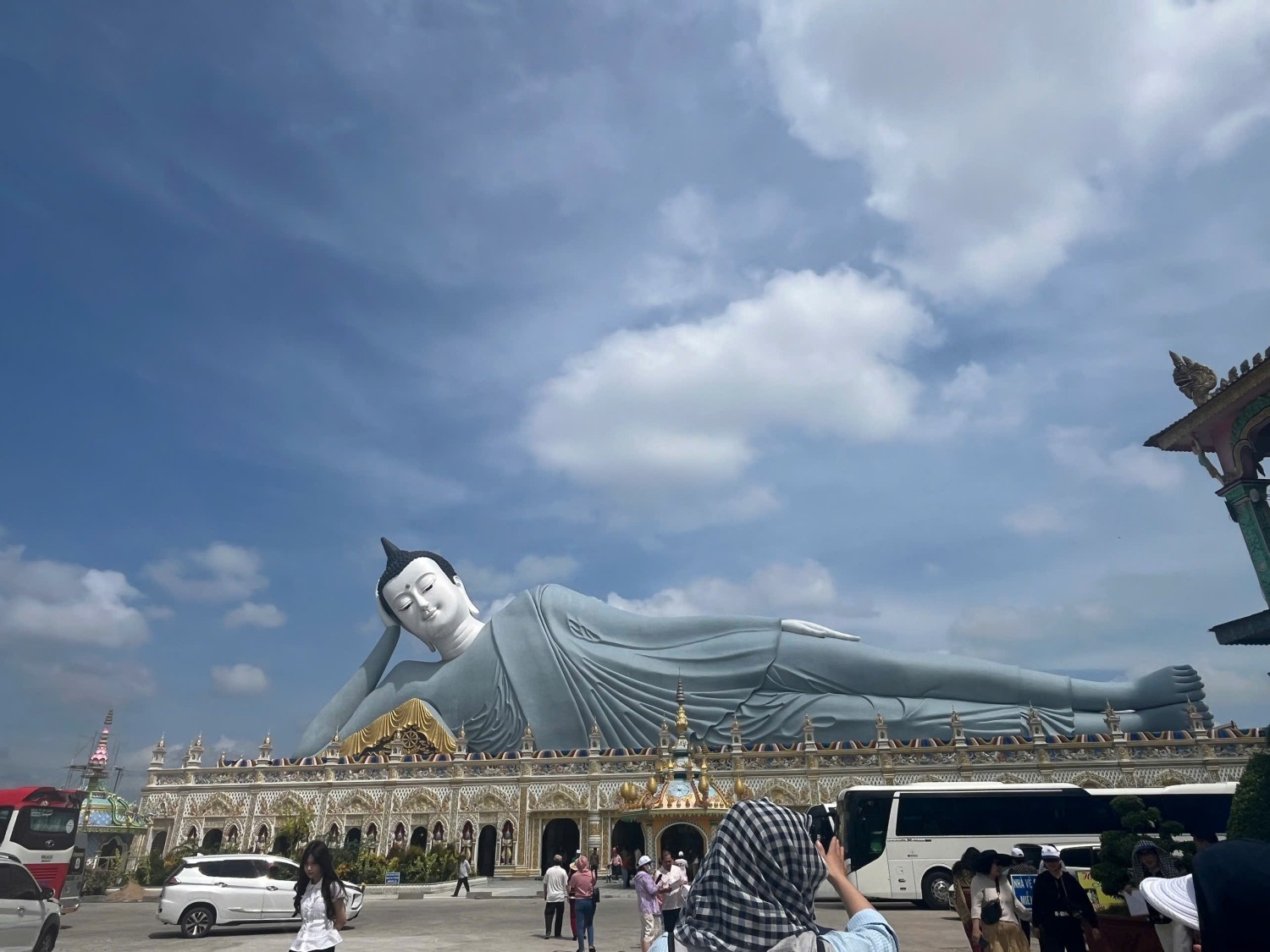 chùa Sam Rong
